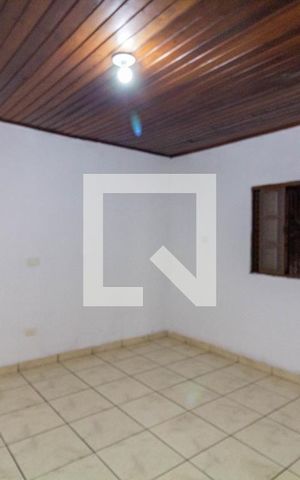 Casa à venda com 180m², 4 quartos e 2 vagas Casa à venda com 180m², 4 quartos e 2 vagasCasa1- Quarto1