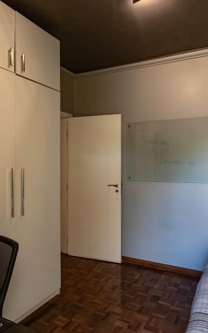 Casa à venda com 410m², 4 quartos e 3 vagas Casa à venda com 410m², 4 quartos e 3 vagasQuarto