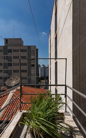 Casa à venda com 410m², 4 quartos e 3 vagas Casa à venda com 410m², 4 quartos e 3 vagasVaranda