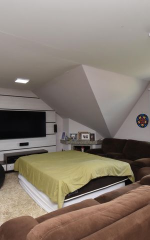 Casa para alugar com 190m², 3 quartos e 2 vagasÁtico