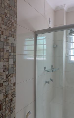 Casa à venda com 327m², 5 quartos e 3 vagasBanheiro 