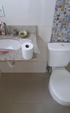 Casa à venda com 327m², 5 quartos e 3 vagasBanheiro suíte