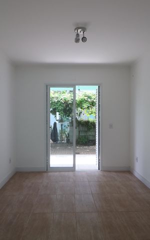 Casa à venda com 327m², 5 quartos e 3 vagasEscritório
