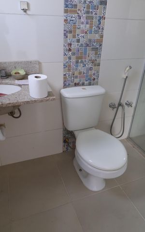 Casa à venda com 327m², 5 quartos e 3 vagasBanheiro suíte