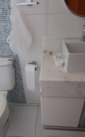 Casa à venda com 327m², 5 quartos e 3 vagasBanheiro-Ap 1