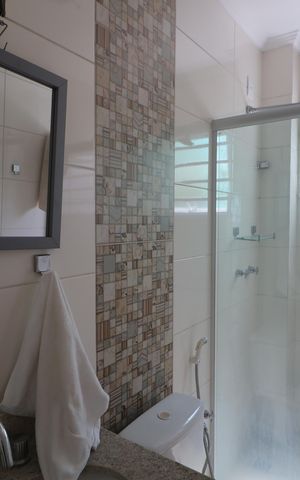 Casa à venda com 327m², 5 quartos e 3 vagasBanheiro 