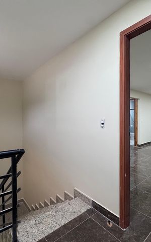 Casa de condomínio à venda com 410m², 4 quartos e 2 vagas Casa de condomínio à venda com 410m², 4 quartos e 2 vagasAcesso Terraço