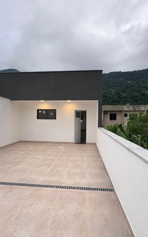 Casa de condomínio à venda com 410m², 4 quartos e 2 vagas Casa de condomínio à venda com 410m², 4 quartos e 2 vagasTerraço