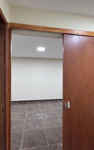Casa de condomínio à venda com 410m², 4 quartos e 2 vagas Casa de condomínio à venda com 410m², 4 quartos e 2 vagasSuíte 3 - Closet