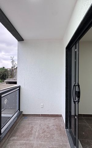 Casa de condomínio à venda com 410m², 4 quartos e 2 vagas Casa de condomínio à venda com 410m², 4 quartos e 2 vagasSuíte 2 - Varanda