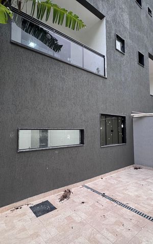 Casa de condomínio à venda com 410m², 4 quartos e 2 vagas Casa de condomínio à venda com 410m², 4 quartos e 2 vagasÁrea externa
