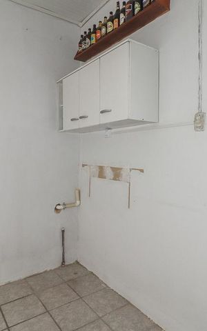 Casa à venda com 130m², 2 quartos e 1 vagaSala 3 / Fundos