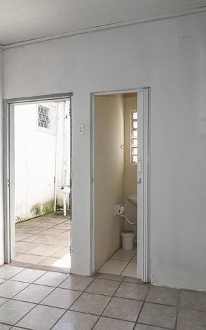 Casa à venda com 130m², 2 quartos e 1 vagaSala 3 / Fundos