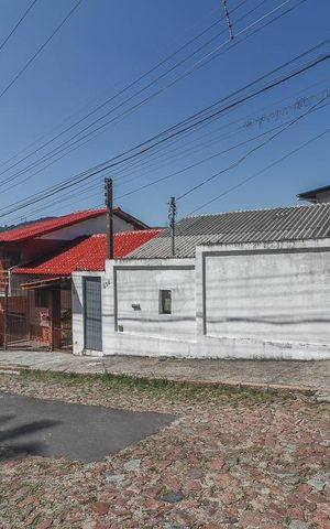 Casa à venda com 130m², 2 quartos e 1 vagaFachada
