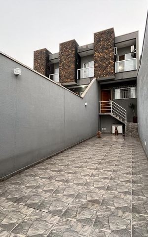 Casa à venda com 91m², 2 quartos e 3 vagas Casa à venda com 91m², 2 quartos e 3 vagasGaragem
