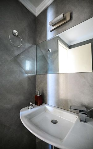 Apartamento à venda com 82m², 3 quartos e 2 vagasChuveiro do Banheiro 
