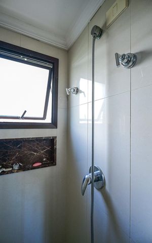 Apartamento à venda com 82m², 3 quartos e 2 vagasChuveiro da Suíte