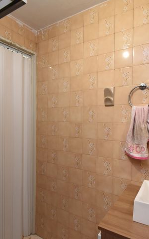 Casa à venda com 80m², 3 quartos e 1 vagaBanheiro
