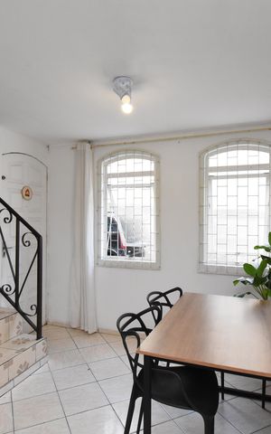 Casa à venda com 80m², 3 quartos e 1 vagaSala