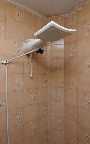 Casa à venda com 80m², 3 quartos e 1 vagaBanheiro