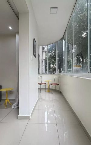 Apartamento à venda com 152m², 3 quartos e sem vaga Apartamento à venda com 152m², 3 quartos e sem vagaVaranda