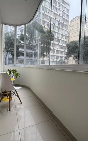 Apartamento à venda com 152m², 3 quartos e sem vaga Apartamento à venda com 152m², 3 quartos e sem vagaVaranda