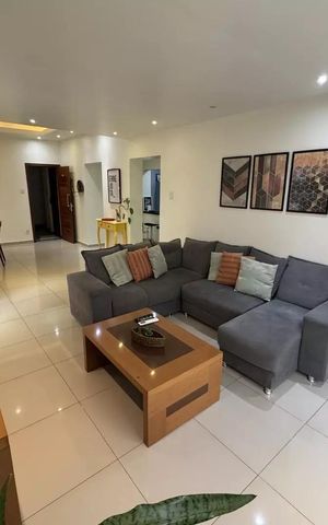 Apartamento à venda com 152m², 3 quartos e sem vaga Apartamento à venda com 152m², 3 quartos e sem vagaSala