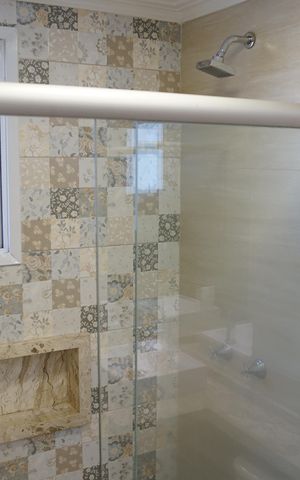 Apartamento à venda com 75m², 2 quartos e 2 vagasBanheiro da Suíte