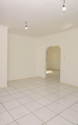 Casa de condomínio à venda com 212m², 3 quartos e 3 vagas Casa de condomínio à venda com 212m², 3 quartos e 3 vagasQuarto 2