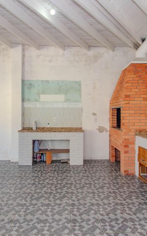 Casa de condomínio à venda com 212m², 3 quartos e 3 vagas Casa de condomínio à venda com 212m², 3 quartos e 3 vagasÁrea de Serviço/ Espaço Gourmet