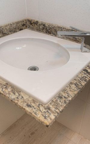 Casa para alugar com 70m², 2 quartos e 2 vagas Casa para alugar com 70m², 2 quartos e 2 vagasBanheiro