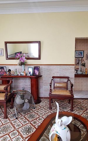 Casa à venda com 150m², 3 quartos e 4 vagasSala 1
