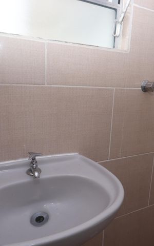 Casa para alugar com 30m², 1 quarto e sem vagaBanheiro
