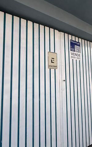 Casa à venda com 190m², 3 quartos e 2 vagasFachada