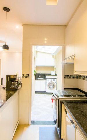 Apartamento à venda com 90m², 3 quartos e 3 vagas Apartamento à venda com 90m², 3 quartos e 3 vagasCozinha