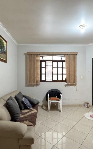 Casa à venda com 282m², 4 quartos e 2 vagasSala