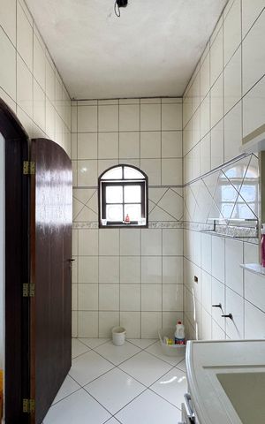 Casa à venda com 282m², 4 quartos e 2 vagasLavabo 