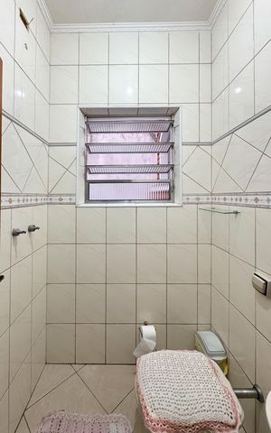 Casa à venda com 282m², 4 quartos e 2 vagasLavabo