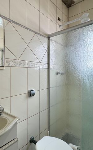 Casa à venda com 282m², 4 quartos e 2 vagasBanheiro Social 1