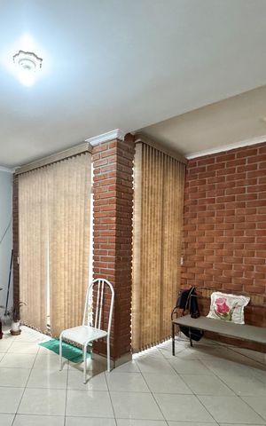 Casa à venda com 282m², 4 quartos e 2 vagasSala
