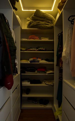 Apartamento à venda com 98m², 2 quartos e 2 vagas Apartamento à venda com 98m², 2 quartos e 2 vagasCloset