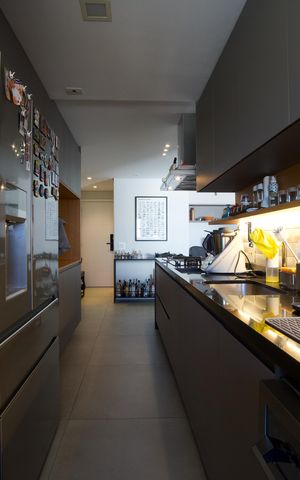 Apartamento à venda com 98m², 2 quartos e 2 vagas Apartamento à venda com 98m², 2 quartos e 2 vagasCozinha