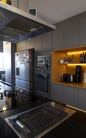 Apartamento à venda com 98m², 2 quartos e 2 vagas Apartamento à venda com 98m², 2 quartos e 2 vagasCozinha