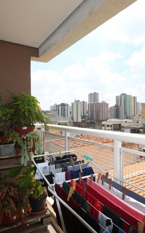 Apartamento à venda com 53m², 2 quartos e 1 vaga Apartamento à venda com 53m², 2 quartos e 1 vagaVaranda