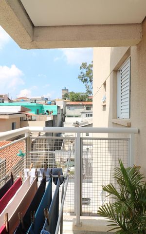 Apartamento à venda com 53m², 2 quartos e 1 vaga Apartamento à venda com 53m², 2 quartos e 1 vagaVaranda