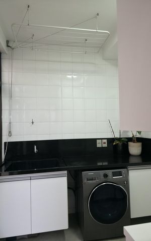 Casa à venda com 373m², 4 quartos e 4 vagas Casa à venda com 373m², 4 quartos e 4 vagasÁrea de serviço
