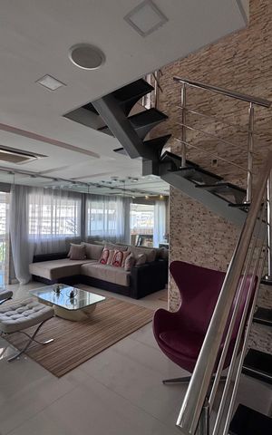 Apartamento para alugar com 200m², 3 quartos e 2 vagas Apartamento para alugar com 200m², 3 quartos e 2 vagasSala