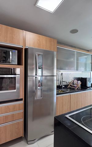 Apartamento para alugar com 200m², 3 quartos e 2 vagas Apartamento para alugar com 200m², 3 quartos e 2 vagas Cozinha e Área de Serviço