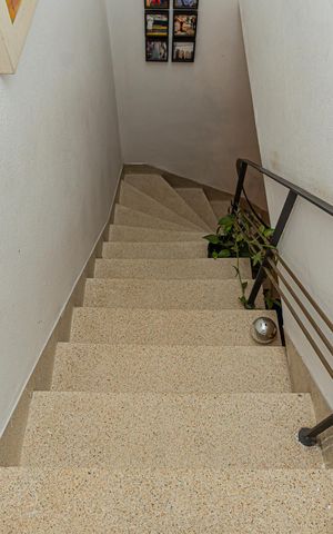 Casa à venda com 107m², 2 quartos e 2 vagas