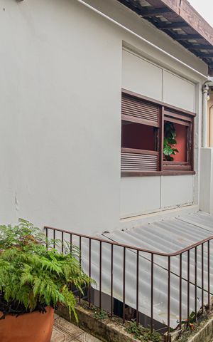 Casa à venda com 107m², 2 quartos e 2 vagas